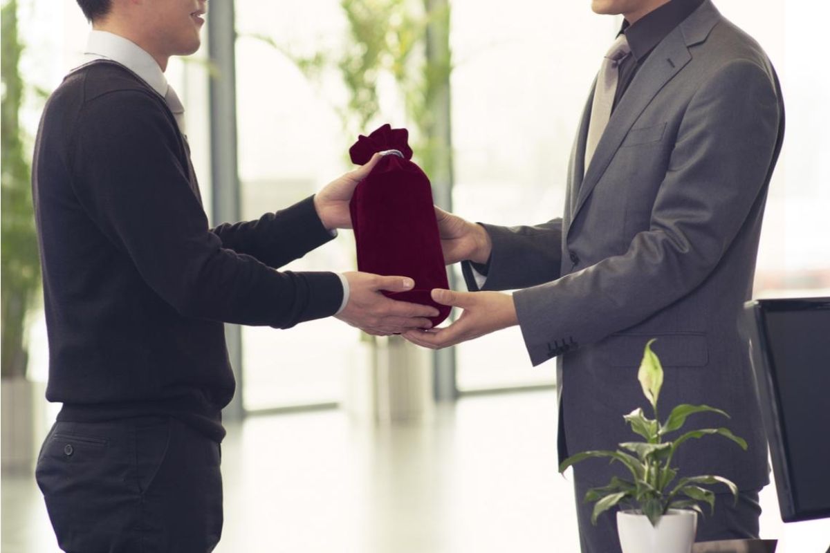 Những Món Quà Trao Gửi Đầu Năm Giúp Doanh Nghiệp Ghi Dấu Ấn Mạnh Mẽ